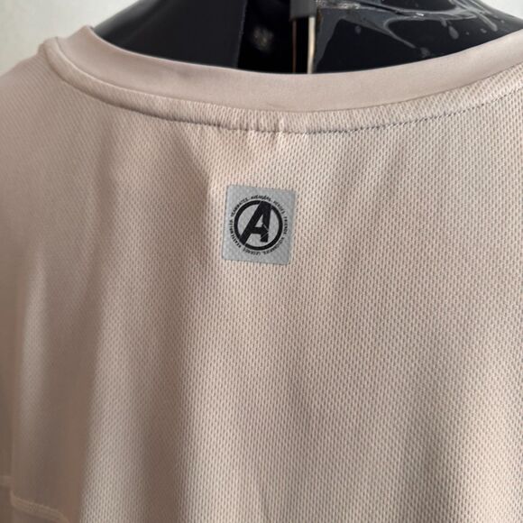 Marvel Avengers Beige 2X Crop Fitness top NWT Gift - Picture 3 of 8